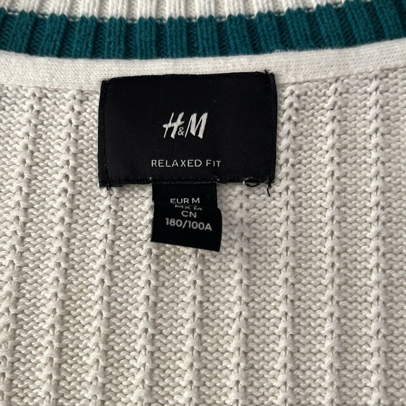 Beyaz V Yaka Örgü Kadın Süveter - Görsel 2