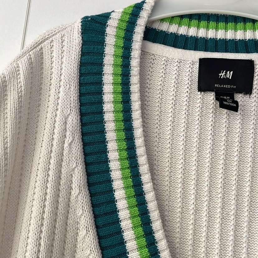 Beyaz V Yaka Örgü Kadın Süveter - Görsel 3