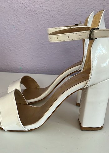Beyaz Kadın Dolgu Topuklu Abiye Ayakkabı - Görsel 4
