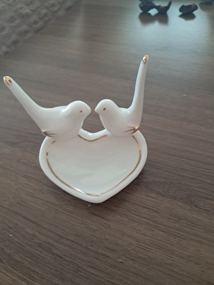 Kalpli Tabakta Beyaz Kuş Figürleri - Görsel 2