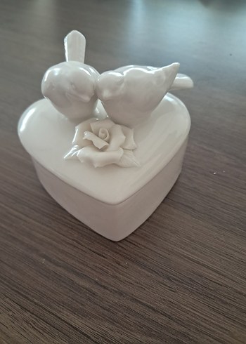 Beyaz Seramik Kuş Figürlü Kalp Kutusu - Görsel 2