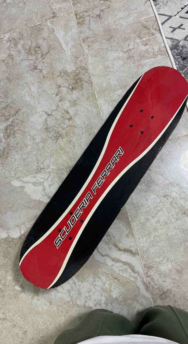 Kırmızı Çocuk Kaykayı Ferrari Logolu - Görsel 3