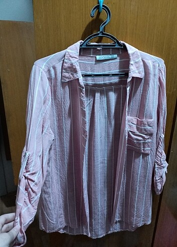 Pembe beyaz çizgili gömlek 