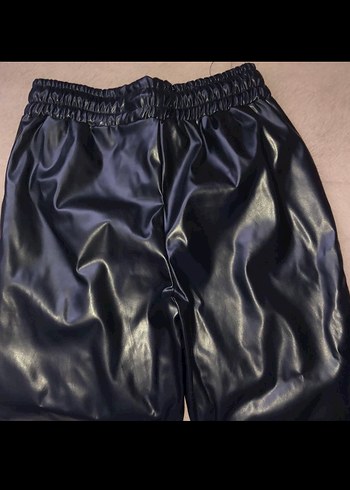 Deri Siyah Mini Kadın Pantolon - Görsel 2