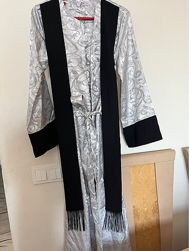 Zara Abaya