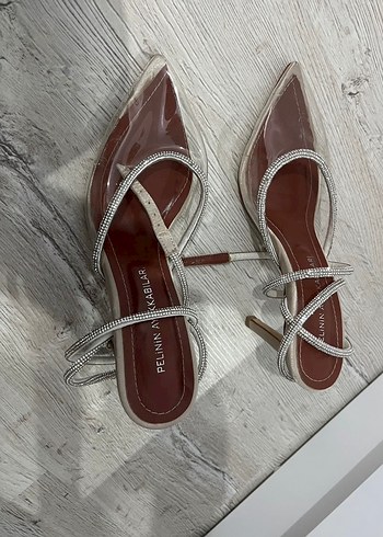 Pelinin Ayakkabıları. Topuklu ayakkabı - Görsel 4