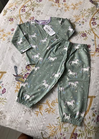Uzun Kollu Baskılı Kız Çocuk Pijama Takımı