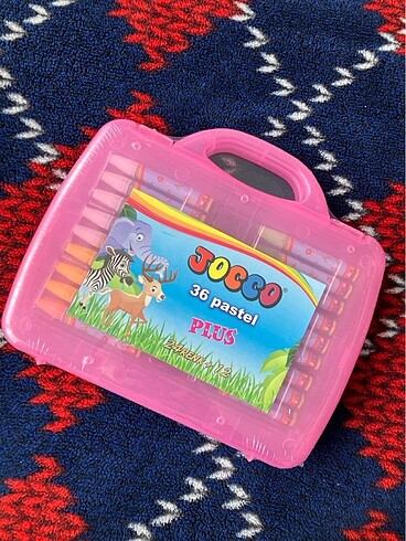 Pembe çantalı 36 lı pastel boya seti