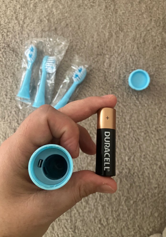 Çocuklar için renkli pilli diş fırçası - Görsel 4