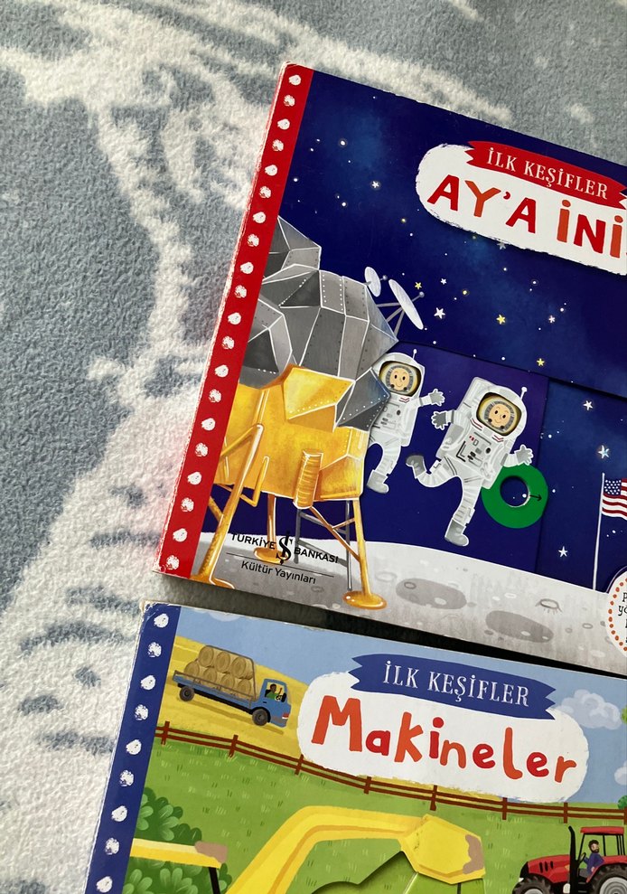 İlk Keşifler: Ay'a İniş ve Makineler hareketli kitap - Görsel 3