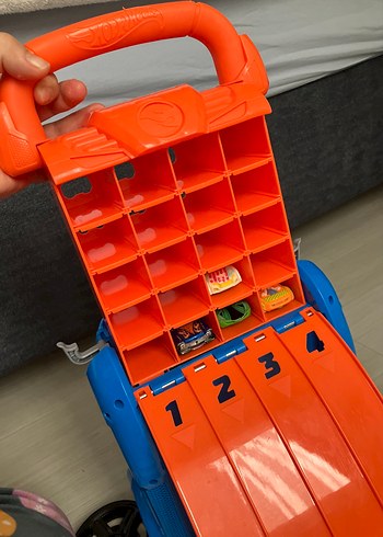 Hot wheels multi launcher case araç garajı rampalı yarış - Görsel 10