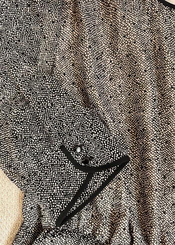 Düğmeli V Yaka Midi Kadın Elbise - Görsel 2