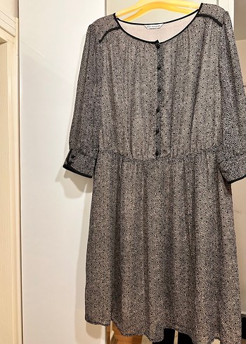 Düğmeli V Yaka Midi Kadın Elbise - Görsel 4