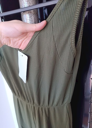 Kadın Yeşil Midi Tulum, Kolsuz, Vücuda Oturan - Görsel 3