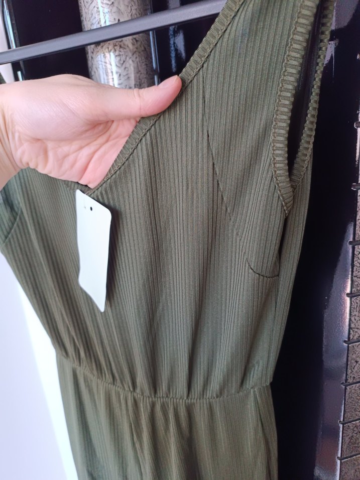 Kadın Yeşil Midi Tulum, Kolsuz, Vücuda Oturan - Görsel 3