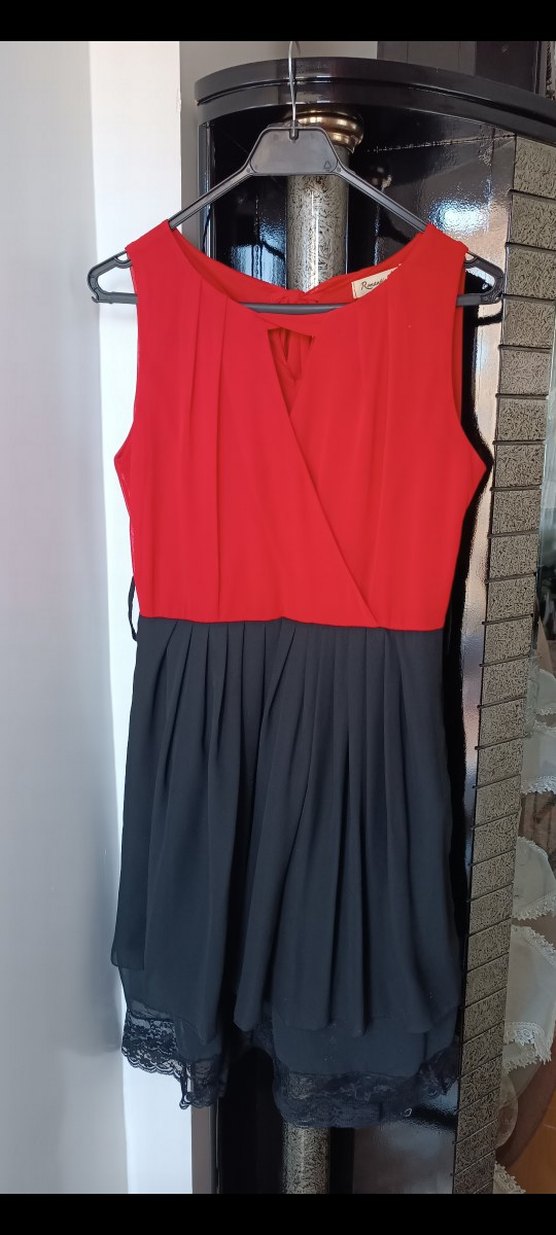 Kolsuz V Yaka Elbise - Görsel 2