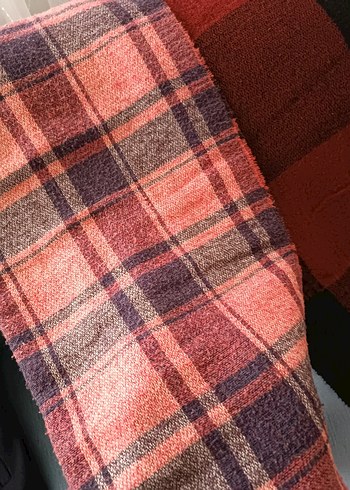 Pembe ve Kırmızı Şal - Görsel 2