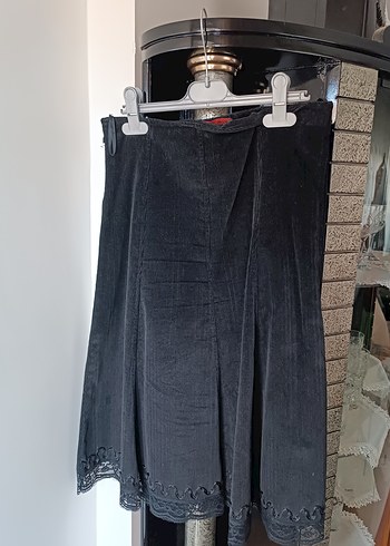 Siyah Nakışlı Kadife Uzun Etek - Görsel 2