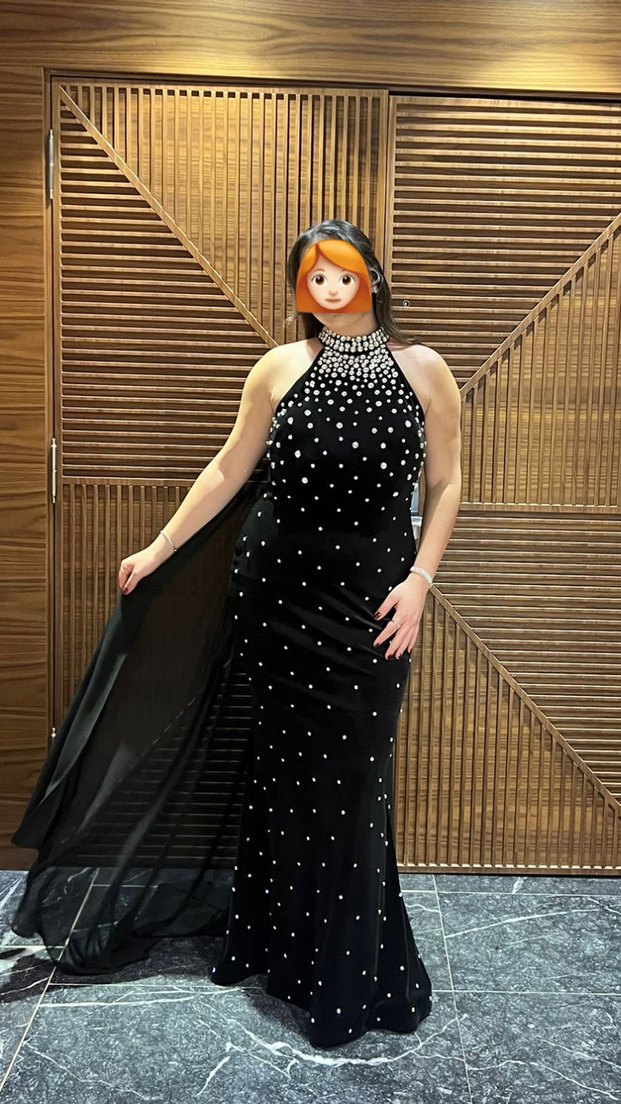 Boncuk İşlemeli Siyah Uzun Abiye Elbise arkada pelerin var - Görsel 2