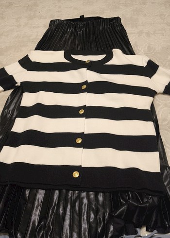 Uzun Pilili Siyah Çizgili Etek - Görsel 3