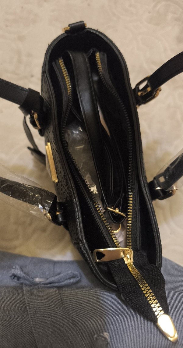 Guess Siyah Deri Tokalı Kadın Çanta - Görsel 4