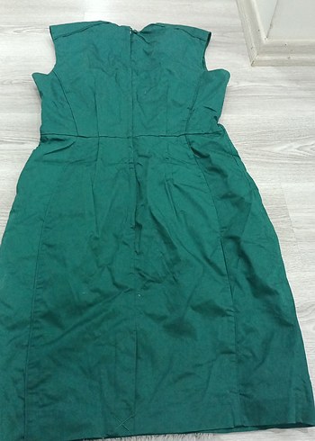 Yeşil V Yakalı Kolsuz Midi Elbise - Görsel 4