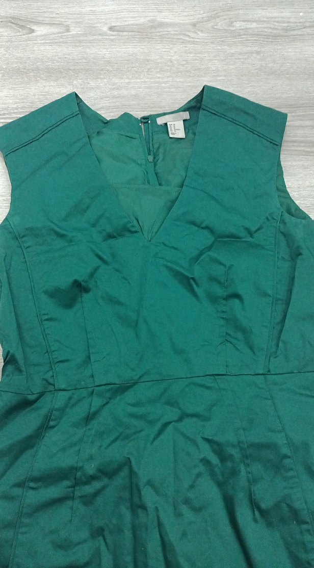 Yeşil V Yakalı Kolsuz Midi Elbise - Görsel 3