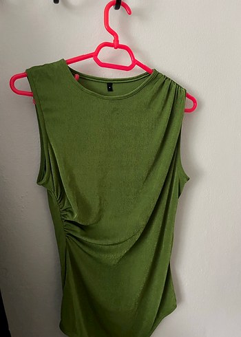 Yeşil Kolsuz Drapeli Üst - Görsel 2