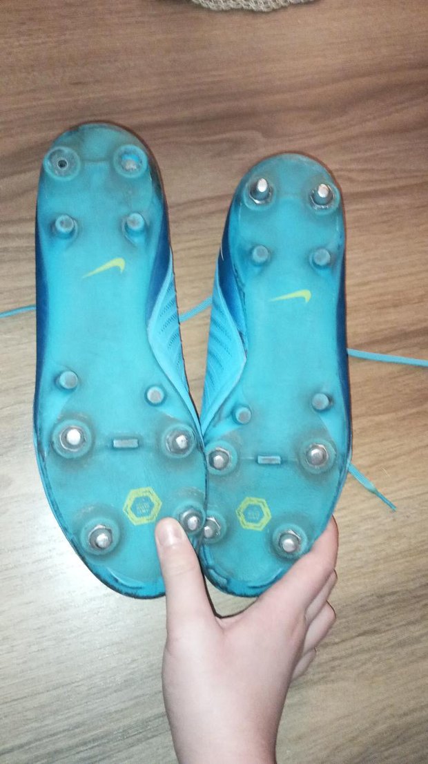 orjinal nike krampon demir çivi tek sıkıntısı 2 dişi kırık - Görsel 5