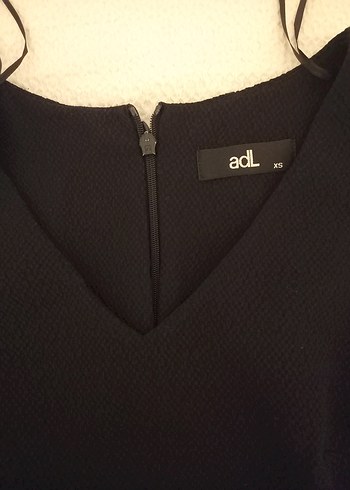 Siyah V Yakalı Midi Elbise - Görsel 4