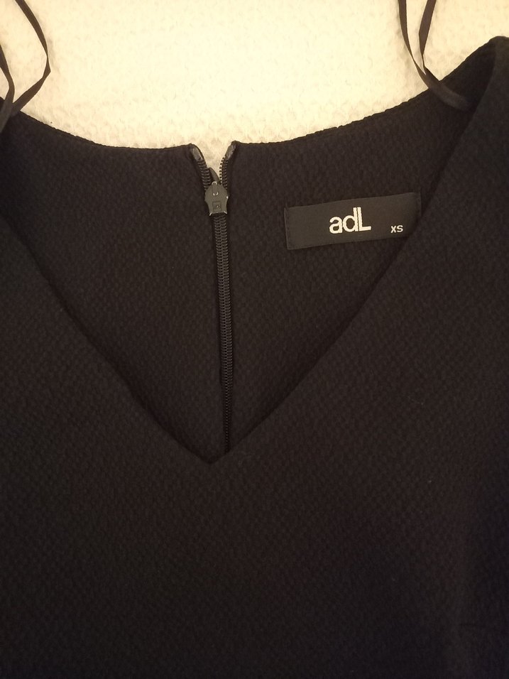 Siyah V Yakalı Midi Elbise - Görsel 4