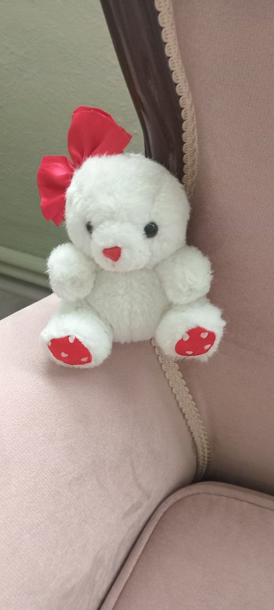 Kırmızı Fiyonklu Beyaz Peluş Ayıcık - Görsel 4