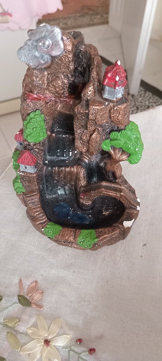 Renkli Detaylı Kaya ve Ağaç Figürü - Görsel 5