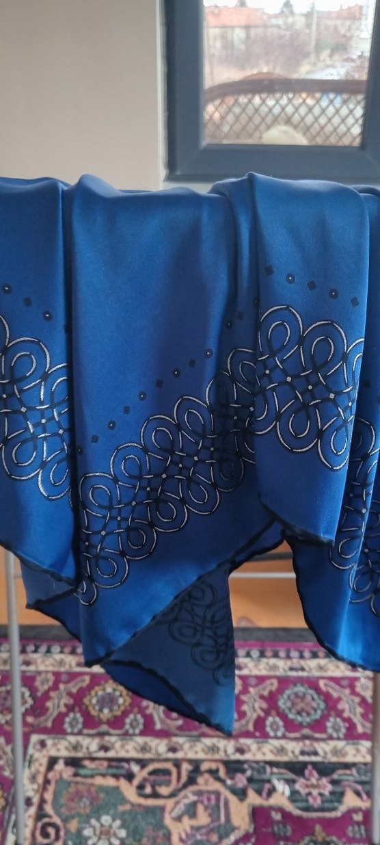 Mavi Glanslı aker marka eşarp - Görsel 2