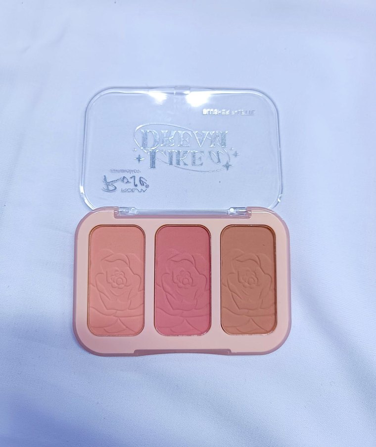 Bej Tonlarda Rose Cosmetics Allık Paleti - Görsel 2