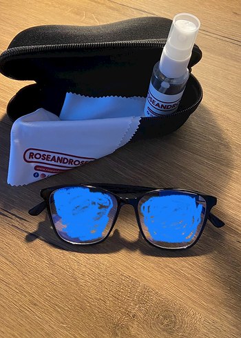 Siyah Çerçeveli Mavi Işık Korumalı Gözlük Seti Fermuarlı Kılıfla - Görsel 2