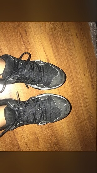 37 Beden siyah Renk adidas ayakkabı