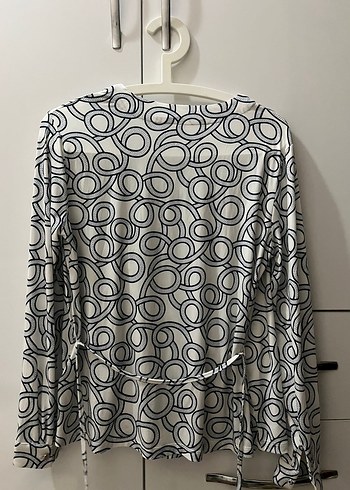 Desenli, Uzun Kollu, Kuşaklı V Yaka Bluz - Görsel 6