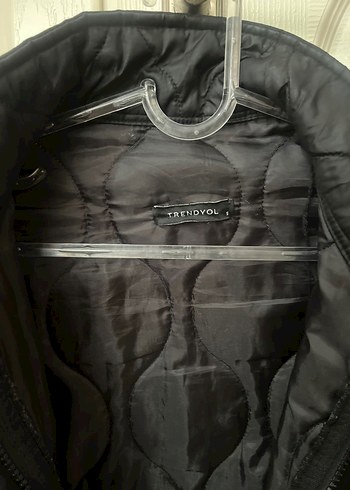 Düğmeli ve Fermuarlı Kapitone Ceket - Görsel 5