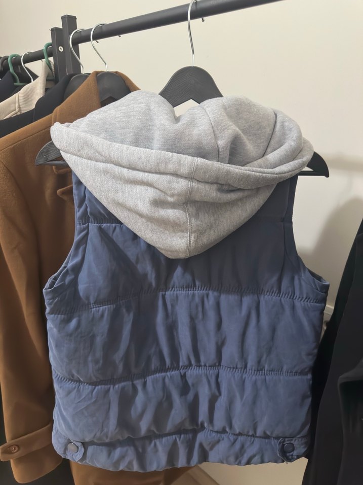 Kürk Detaylı Gri Kapüşonlu Kadın Yelek - Görsel 2