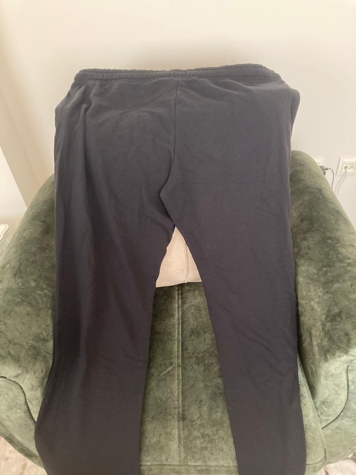 büyük beden ışık olduğu için renk tam gözükmüyor renk siyah - Görsel 3