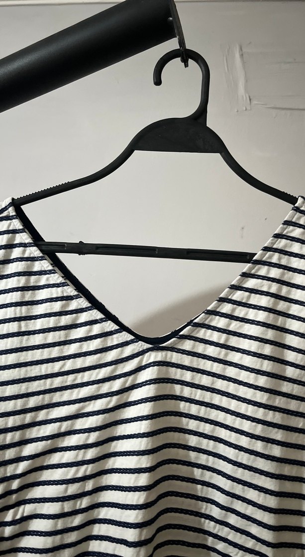 V Yaka Çizgili Pamuklu Hamile Tişörtü - Görsel 2