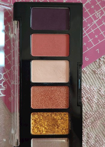 NYX Ultimate Edit Göz Farı Paleti - Görsel 3