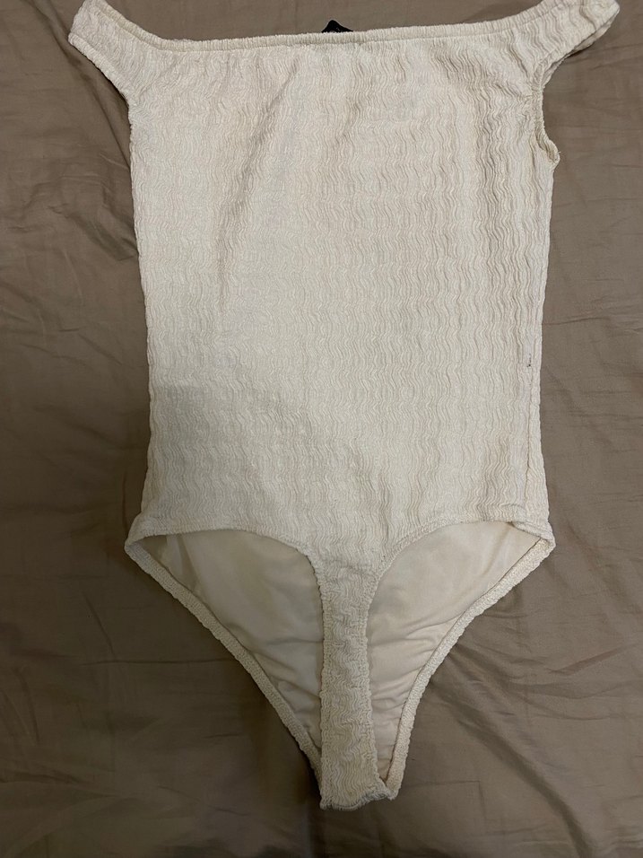 Beyaz Kayık Yaka Kolsuz Bodysuit - Görsel 2