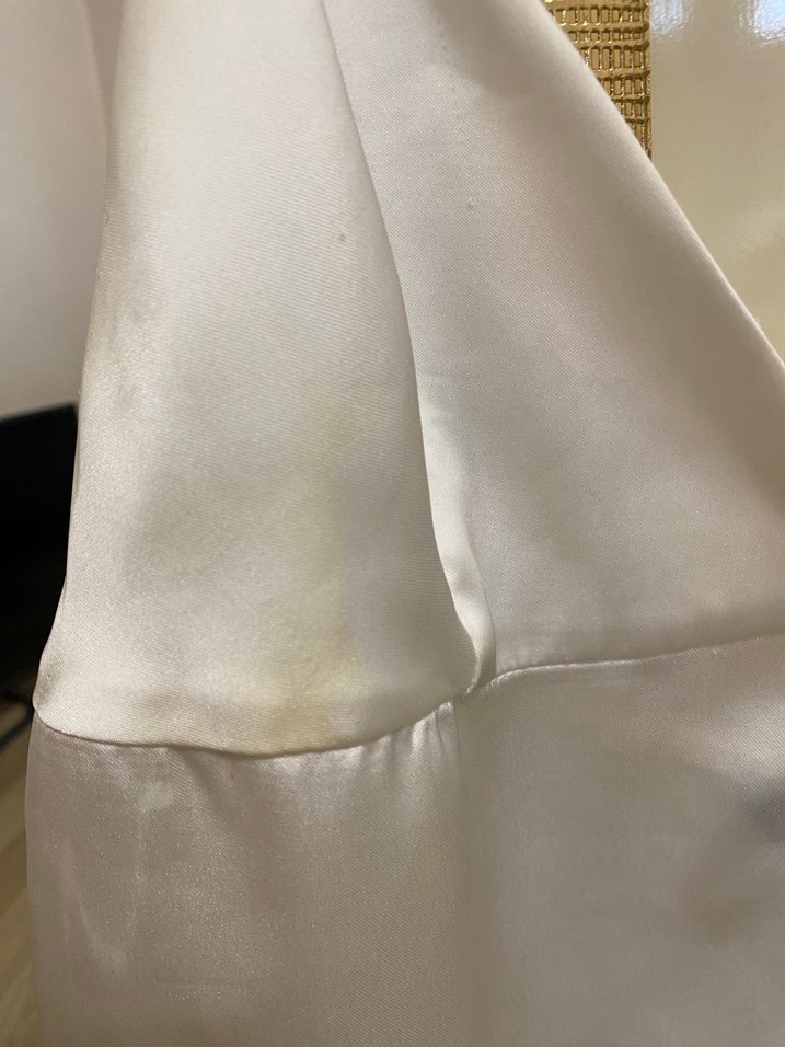 Beyaz V Yaka Saten Askılı Bluz - Görsel 3