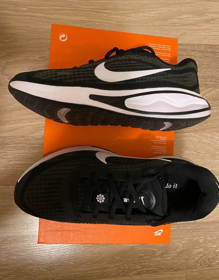 Nike Kadın Siyah Bağcıklı Spor Ayakkabı - Görsel 3