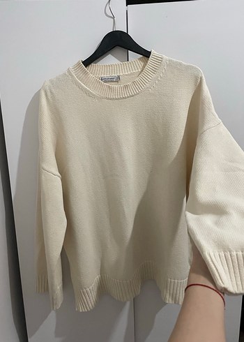 Pull and Bear Beyaz Dökümlü Triko Kadın Kazak - Görsel 3