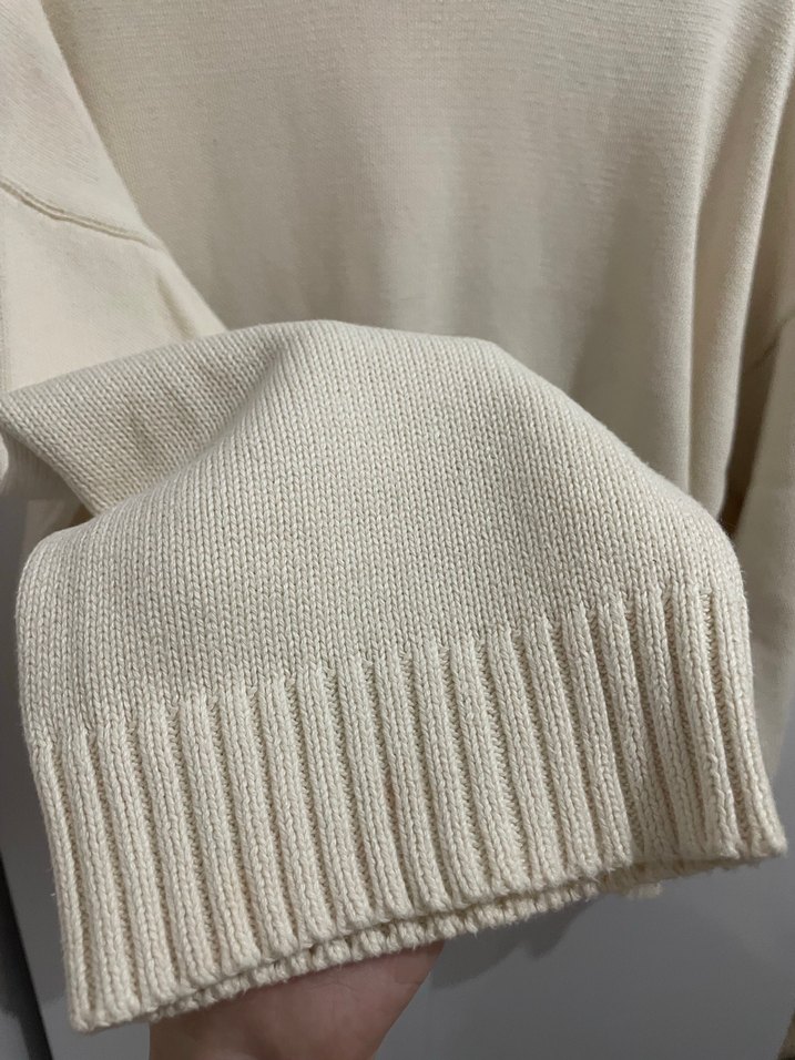 Pull and Bear Beyaz Dökümlü Triko Kadın Kazak - Görsel 5