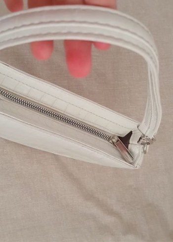 Beyaz Deri Kemer Detaylı Minimalist Kadın Çanta - Görsel 2