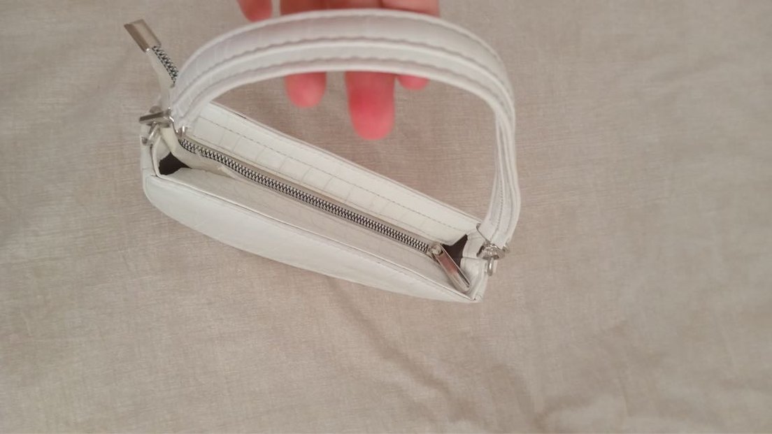 Beyaz Deri Kemer Detaylı Minimalist Kadın Çanta - Görsel 2